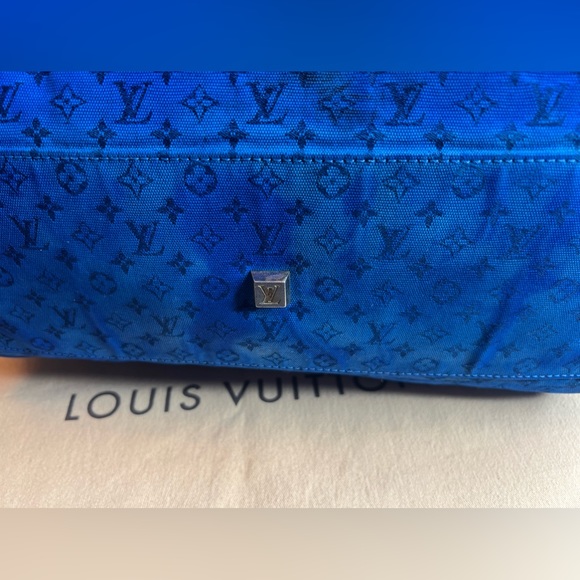 Authentic Louis Vuitton Monogram Mini Josephine GM Hand Bag - Picture 6 of 9